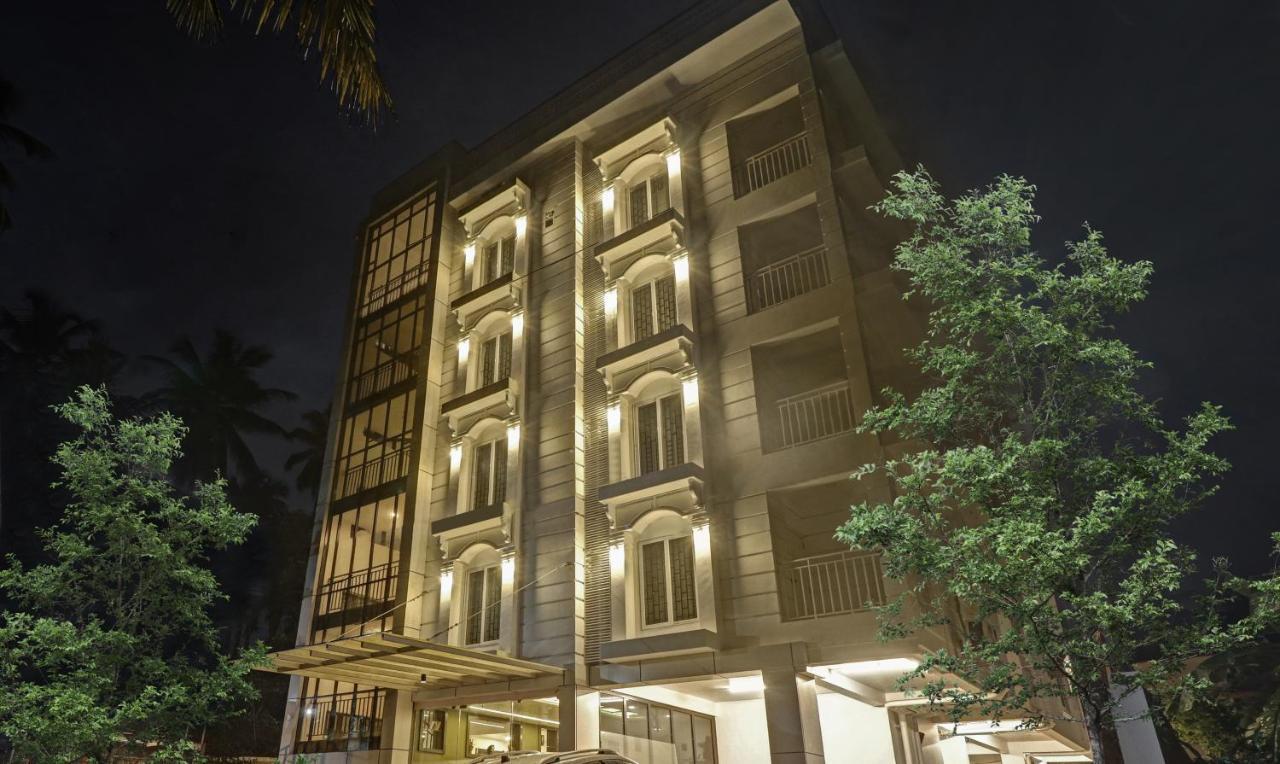 Sreepathi Mayoogha Guruvayur Exterior photo